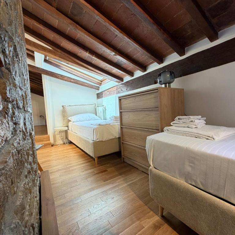 Tuscan Top Floor Duplex - Three-Bedroom Apartment - 18