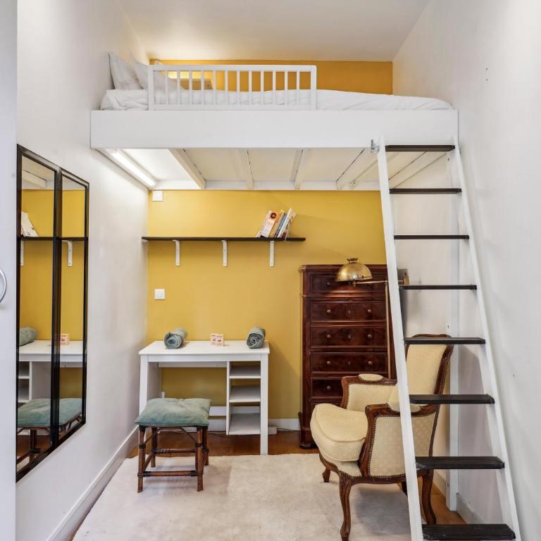 Unique Garden House - Heart of Paris - Three-Bedroom Deluxe Apartment - 3