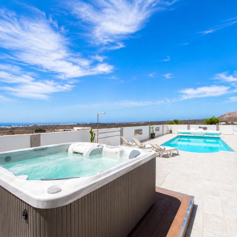 Villa Lucy - By AZ Rentals - Villa - 5