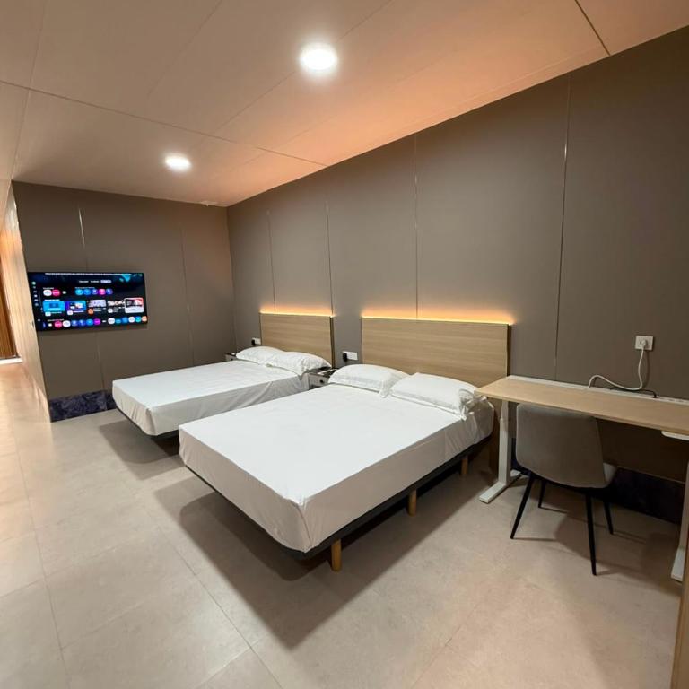 Hostal El Castillo De Santa Pola - Habitación con 2 camas grandes - 2
