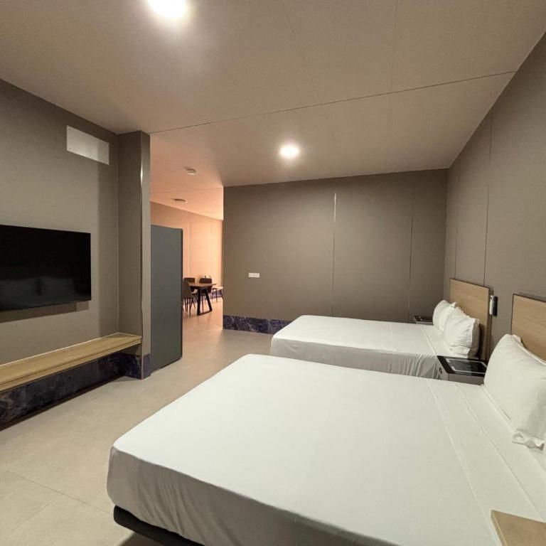 Hostal El Castillo De Santa Pola - Habitación Doble adaptada para personas con discapacidad - 2 camas - 5