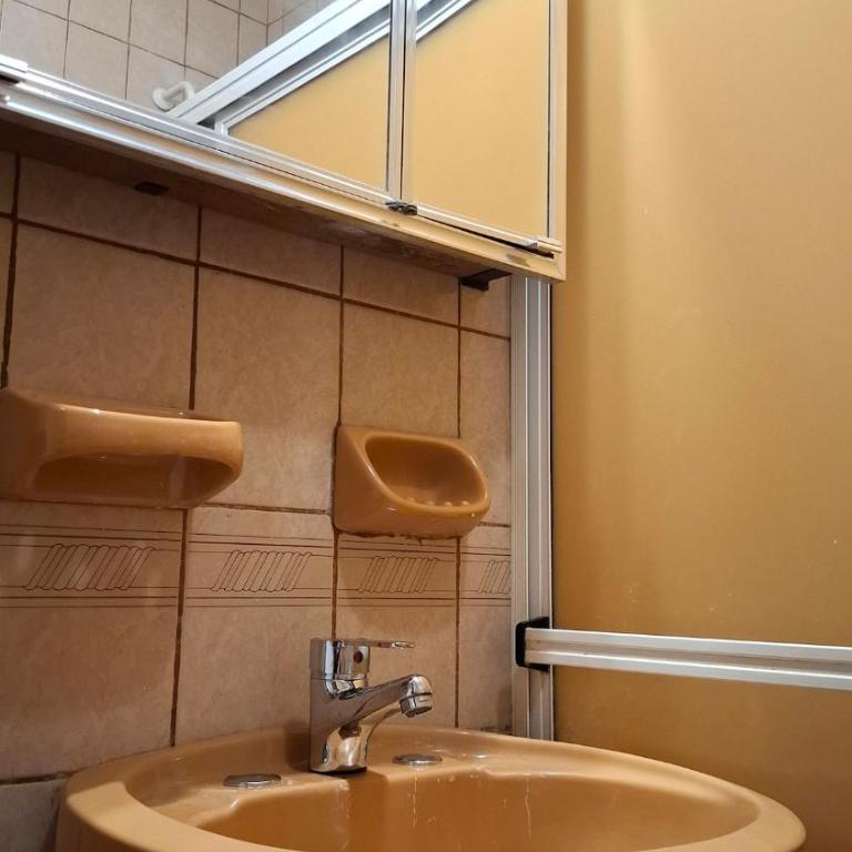 Casa a 50 m de la playa y 300 m de Termas San José - Casa de 3 dormitorios - 20