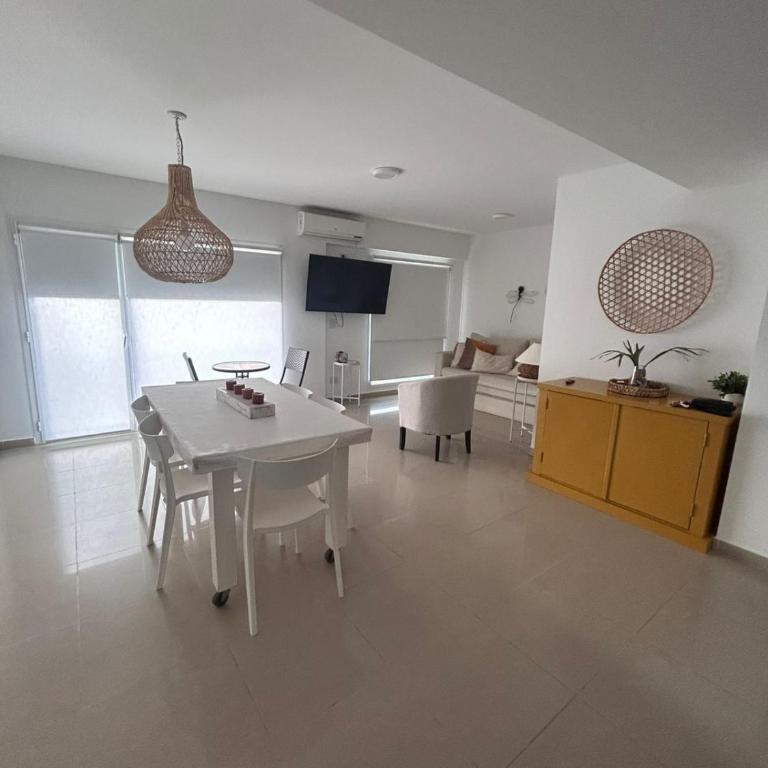 francamar - Three-Bedroom Apartment - 1