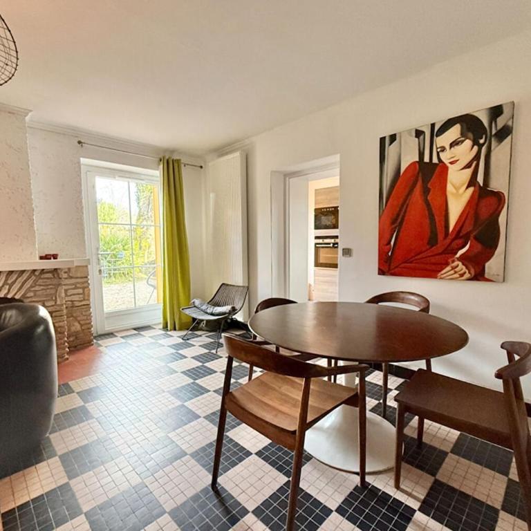 Villa Giroflé - Two-Bedroom Apartment - 11