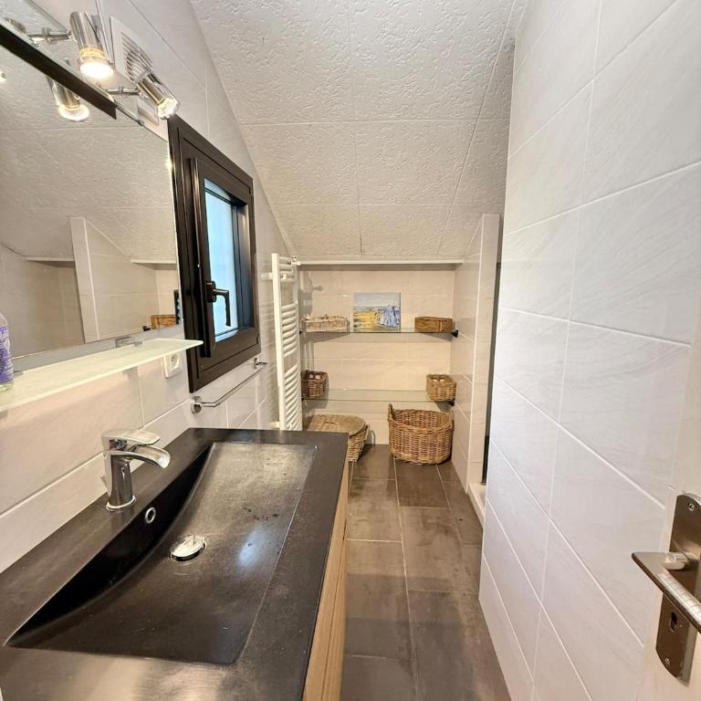 Villa Giroflé - Two-Bedroom Apartment - 19