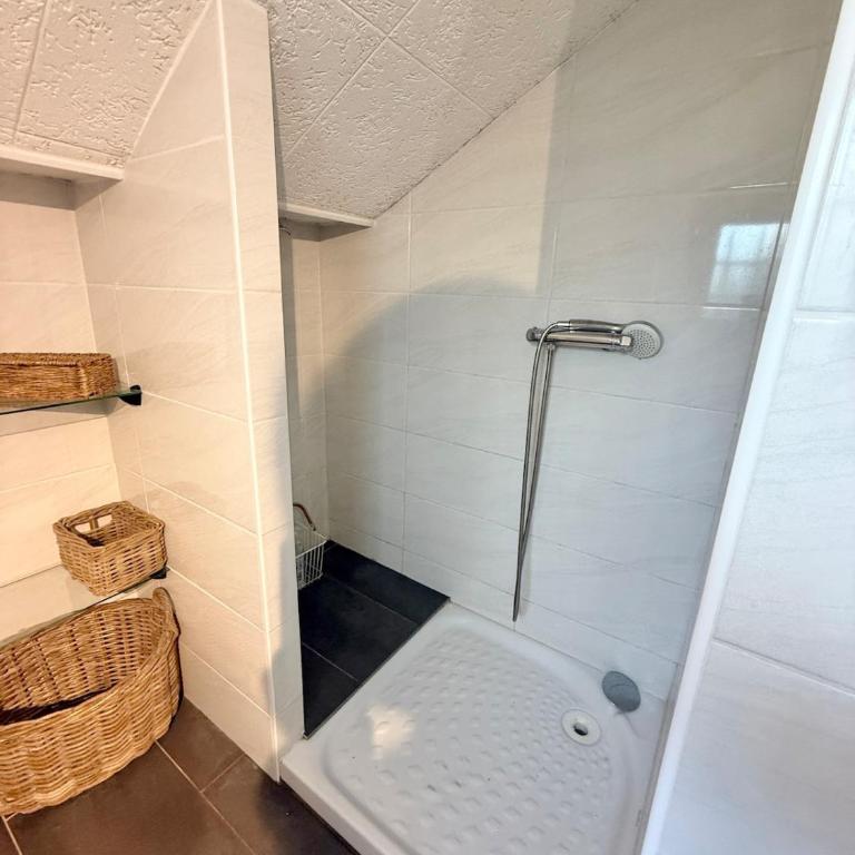 Villa Giroflé - Two-Bedroom Apartment - 20