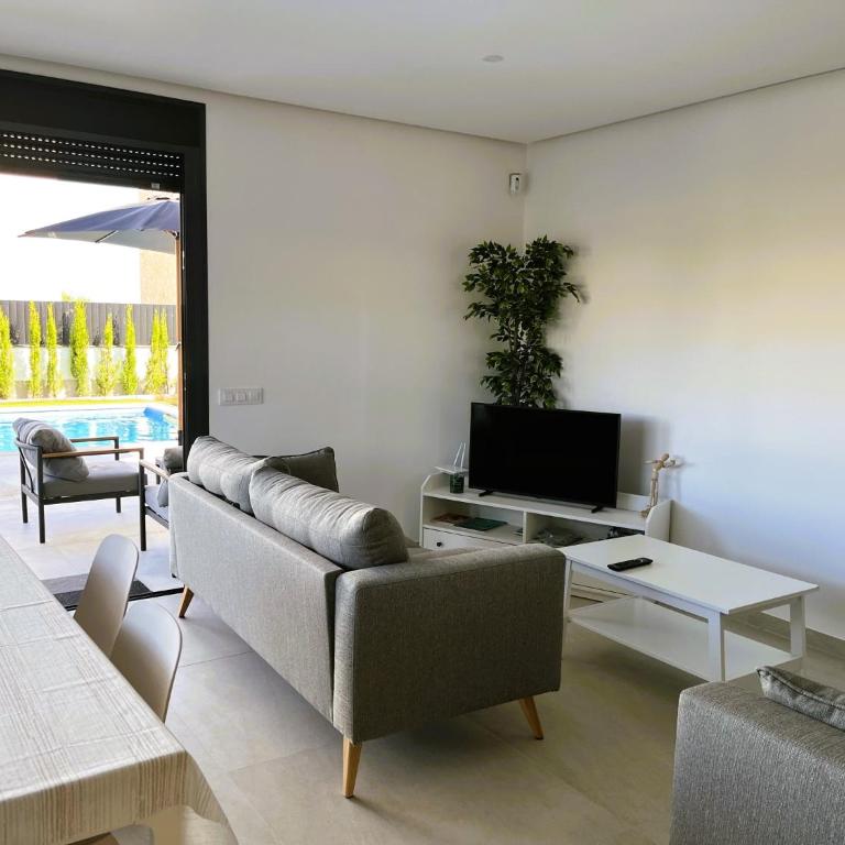 Villa Mallorca - Three-Bedroom House - 11