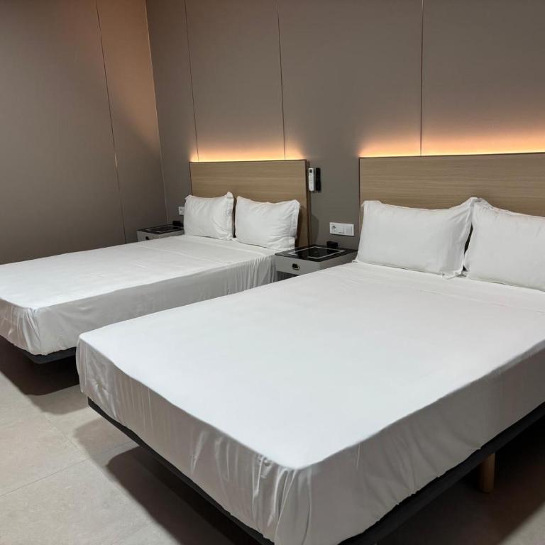Hostal El Castillo De Santa Pola - Habitación Doble adaptada para personas con discapacidad - 2 camas - 1