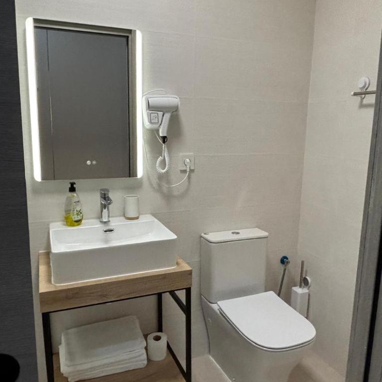 Hostal El Castillo De Santa Pola - Habitación Doble con baño privado - 10