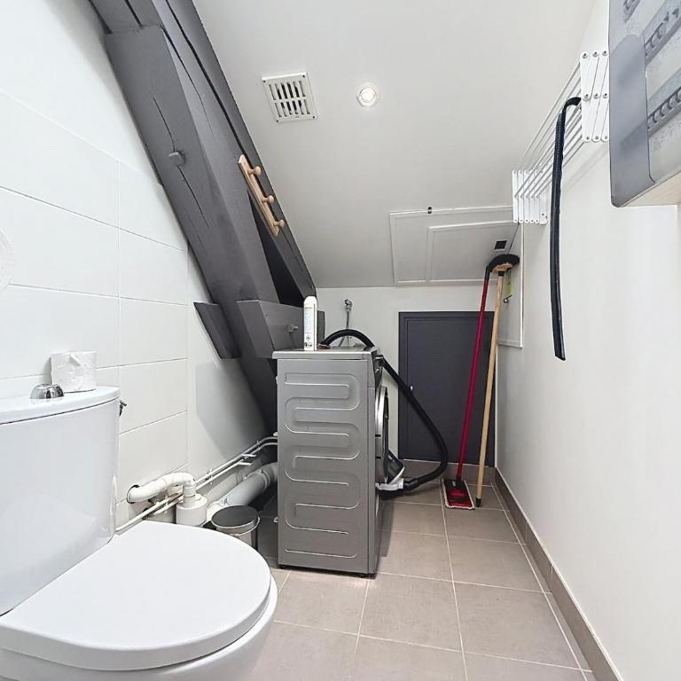 Superbe appartement 2 chambres 83 JEAN JAURES - Appartement 2 Chambres - 11