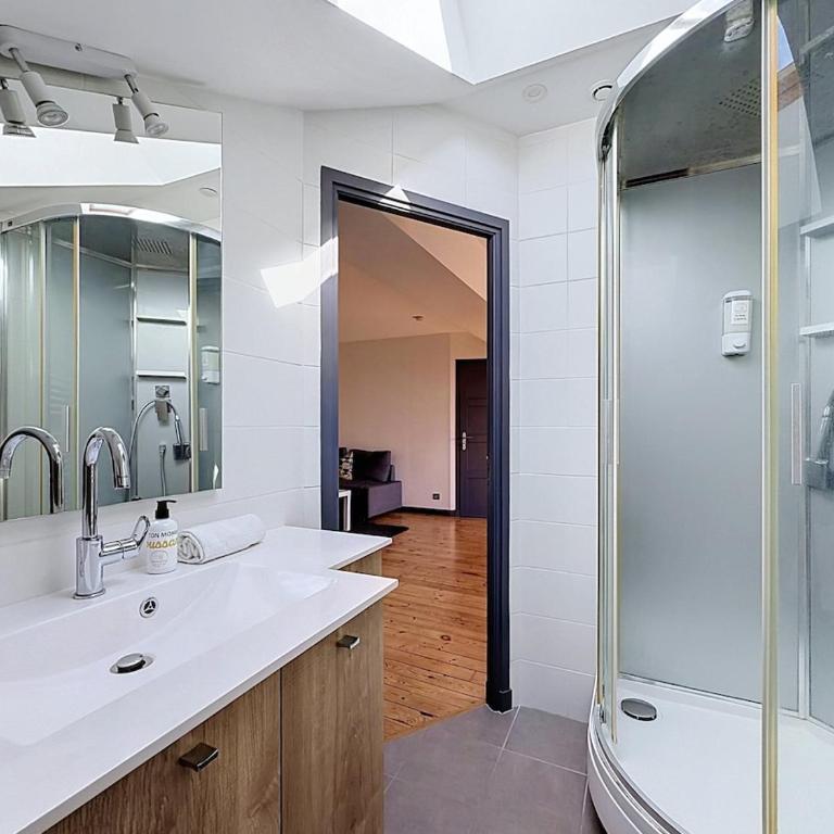 Superbe appartement 2 chambres 83 JEAN JAURES - Appartement 2 Chambres - 12