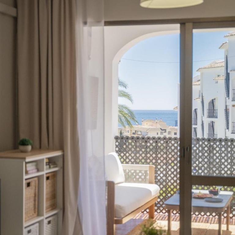 Riviera del Sol Stylish 2BR - Sea View Terrace - Apartamento de 2 dormitorios con balcón y vistas al mar - 9