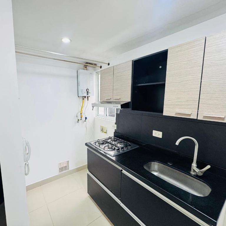 Alameda 711b - Three-Bedroom Standard Apartment - 3