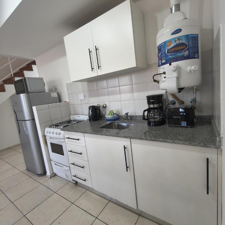 Dpto con terraza cercano a UCA y medicina - One-Bedroom Apartment with City View - 4
