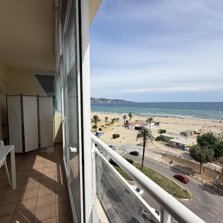 WELCS APARTAMENTO 439 EMP con vistas al mar - Apartamento con balcón - 1