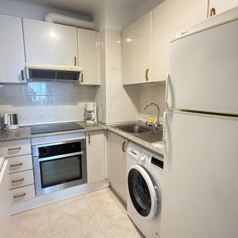 WELCS APARTAMENTO 439 EMP con vistas al mar - Apartamento con balcón - 7