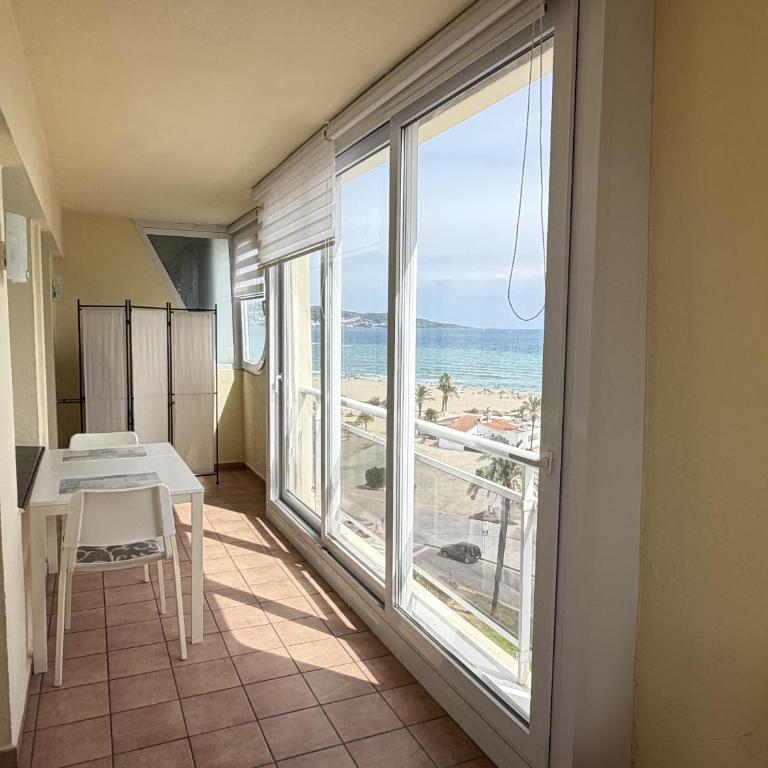 WELCS APARTAMENTO 439 EMP con vistas al mar - Apartamento con balcón - 12