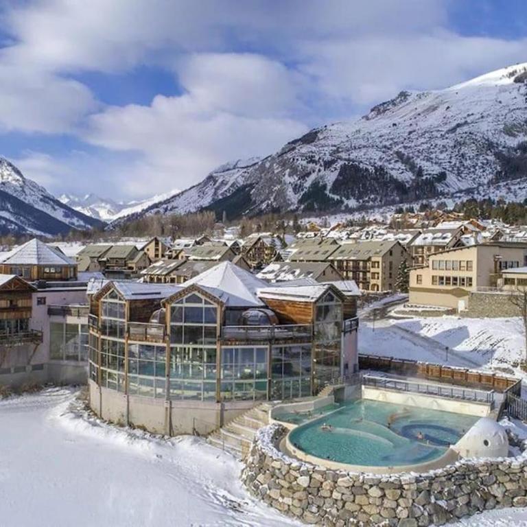 Les Suites du Monetier, alliant le charme et l'authenticité d'un chalet de prestige au cœur du village - Appartement - 76