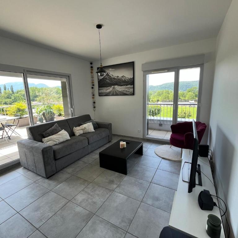 Spacieux T2 avec terrasse entre lac et montagnes - Appartement 2 Chambres - 1