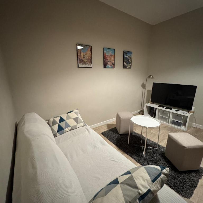 Appartement lumineux de 2 pièces avec balcon - Appartement 1 Chambre - 6