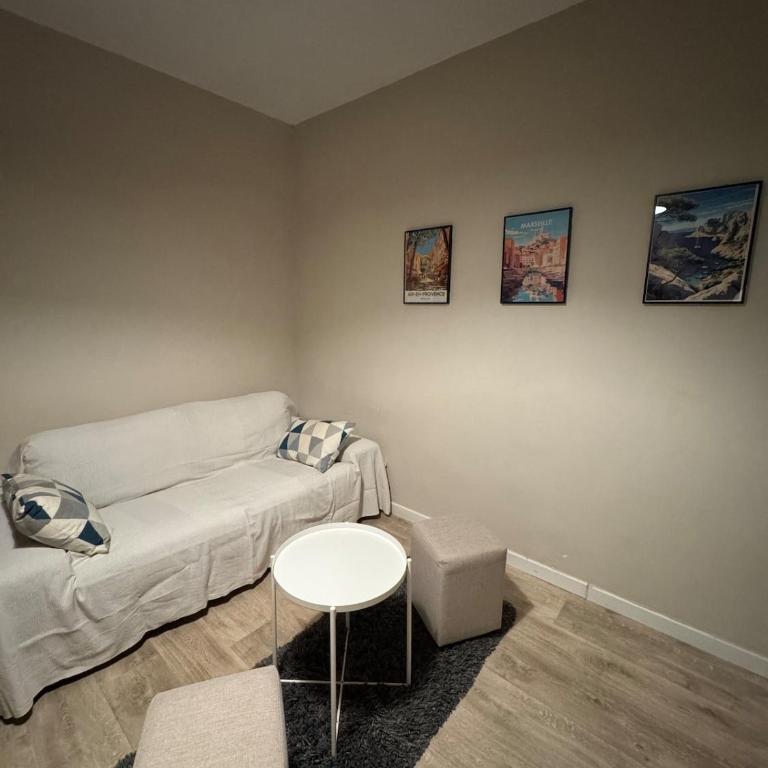 Appartement lumineux de 2 pièces avec balcon - Appartement 1 Chambre - 8