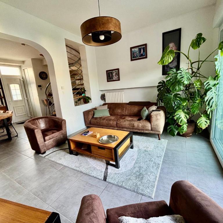 Agréable maison de ville avec jardin et parking privés, située près de la gare - Maison 3 Chambres - 1