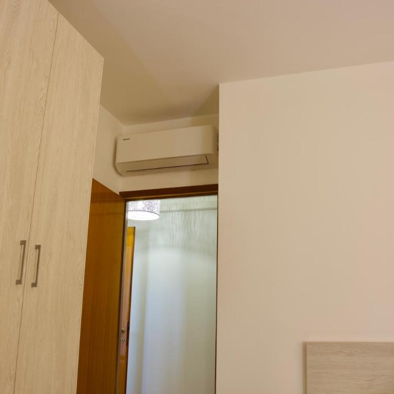 Venezia 15min Bus sotto WiFi A C - Two-Bedroom Apartment with Balcony and Terrace - 15