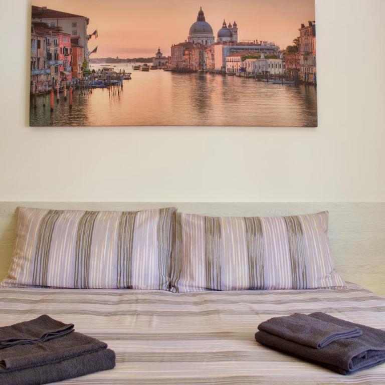 Venezia 15min Bus sotto WiFi A C - Two-Bedroom Apartment with Balcony and Terrace - 53