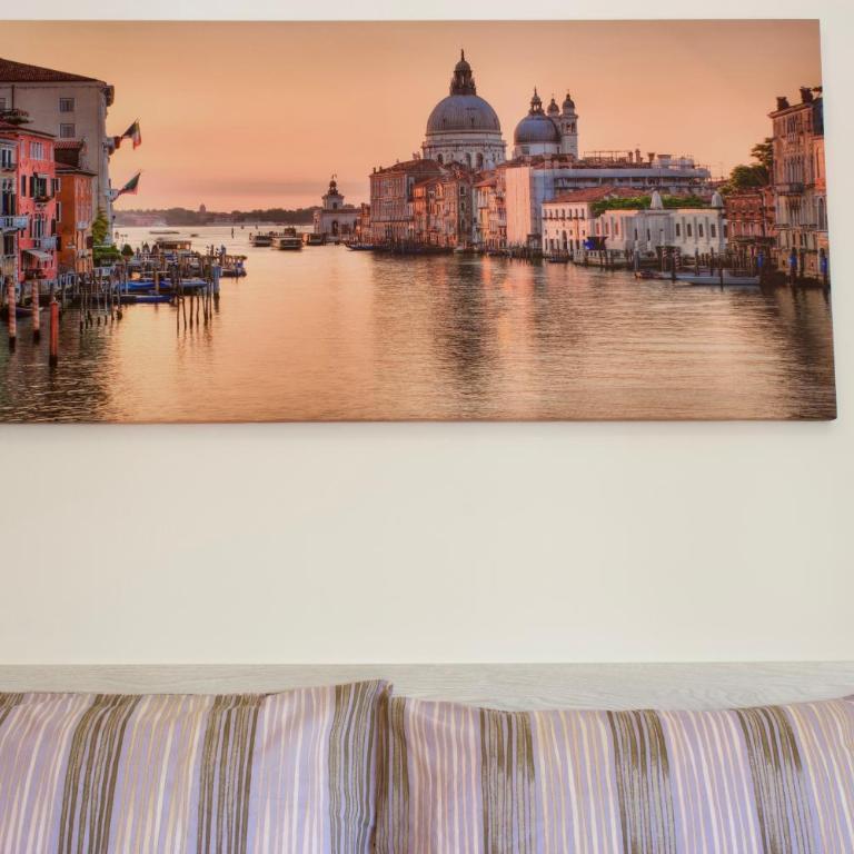 Venezia 15min Bus sotto WiFi A C - Two-Bedroom Apartment with Balcony and Terrace - 54