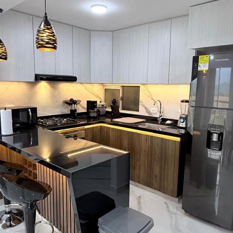 Modern & luxury 2 bedroom apartment AC Parking - Apartamento de 3 dormitorios - 1
