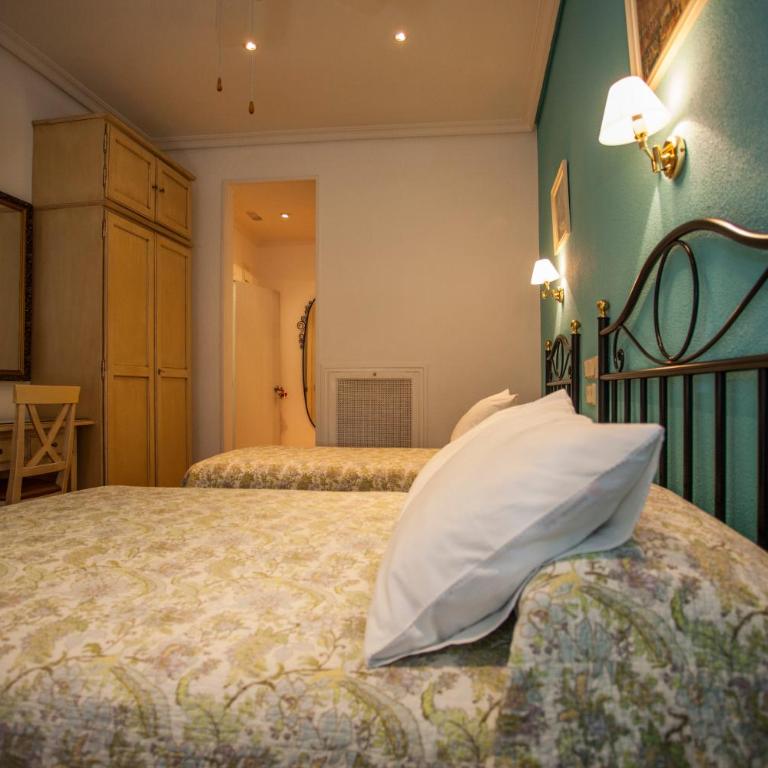 AVA Rooms - Habitación Familiar con baño privado - 2