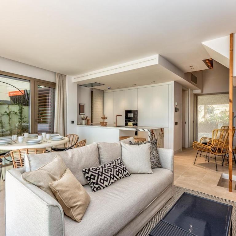 Luxury Málaga Beachfront Triplex Private Garden - Apartamento con 3 dormitorios - Frente al océano - 2