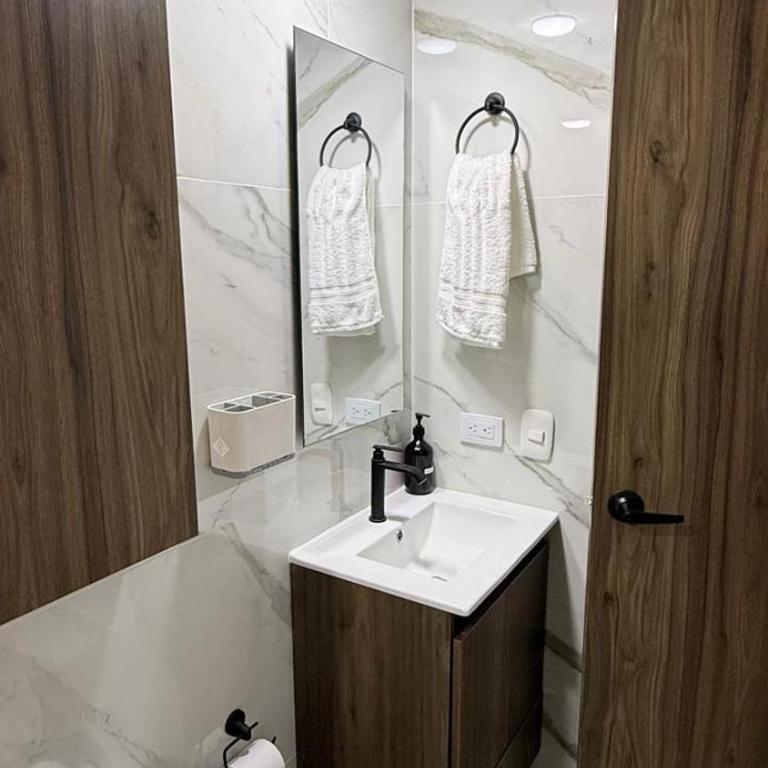 Modern & Luxury 3 bedroom apartment AC Parking - Apartamento de 3 dormitorios - 9