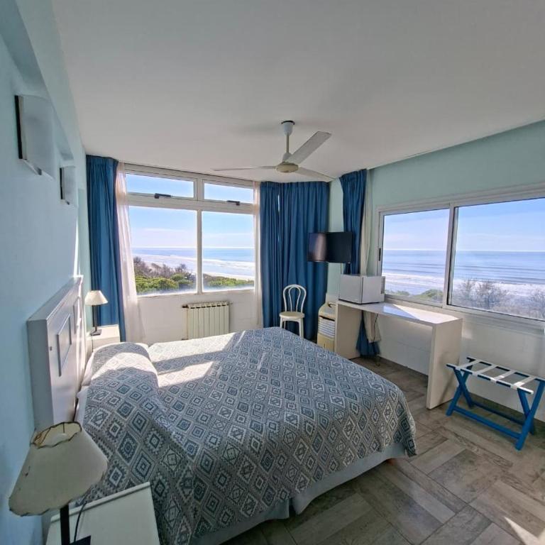 Hotel Golf Internacional - Habitación Doble Estándar con vistas al mar - 3