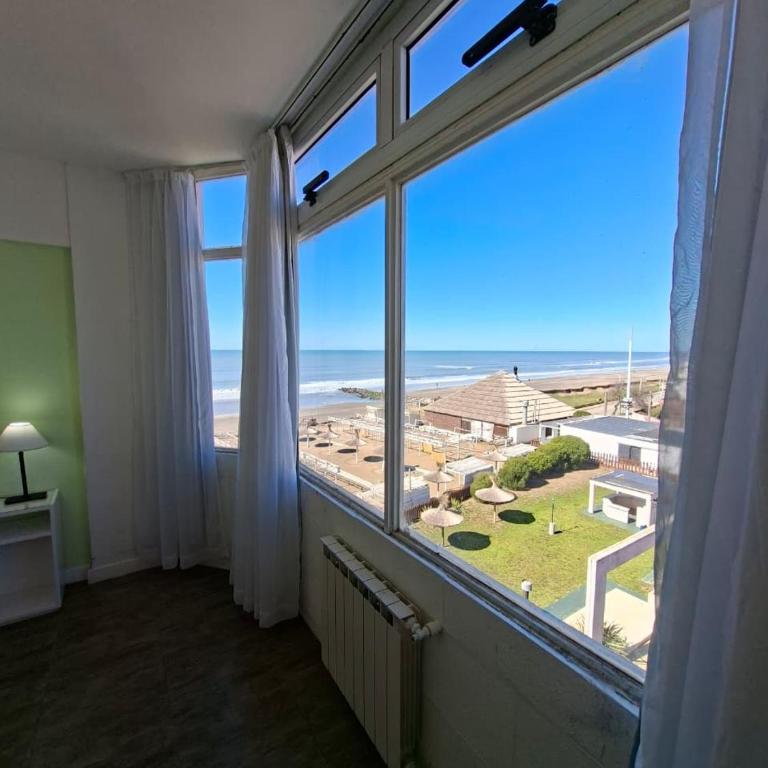 Hotel Golf Internacional - Habitación Doble Estándar con vistas laterales al mar - 4