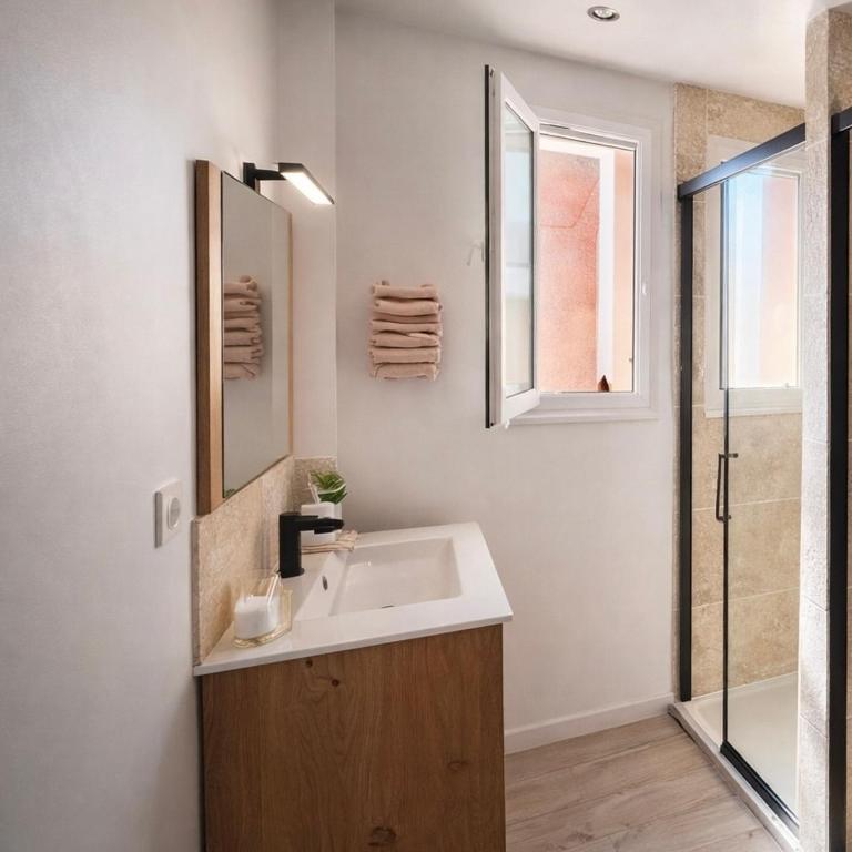 cocon nimois - clim et parking - Appartement 2 Chambres - 2