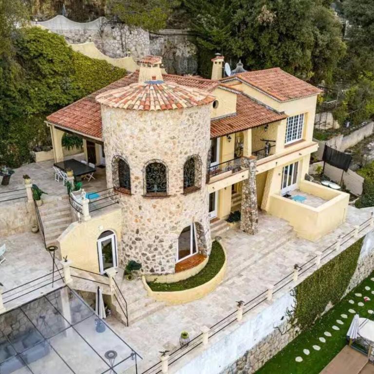 La Turbie Villa with Monaco Views, Pool & Sauna - Villa - 1