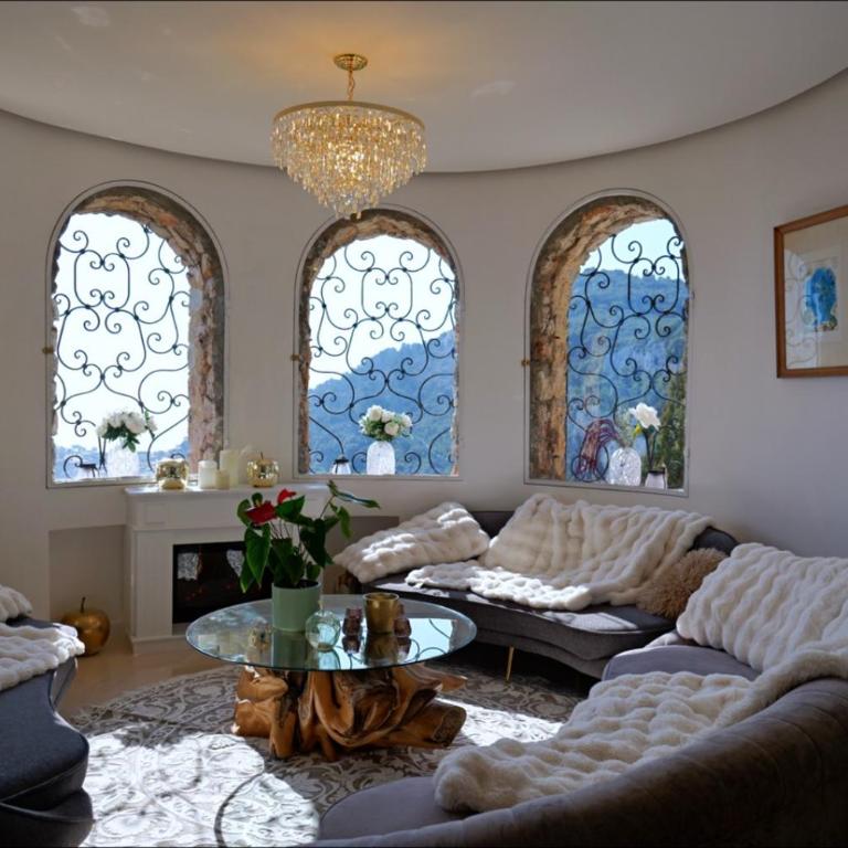 La Turbie Villa with Monaco Views, Pool & Sauna - Villa - 4