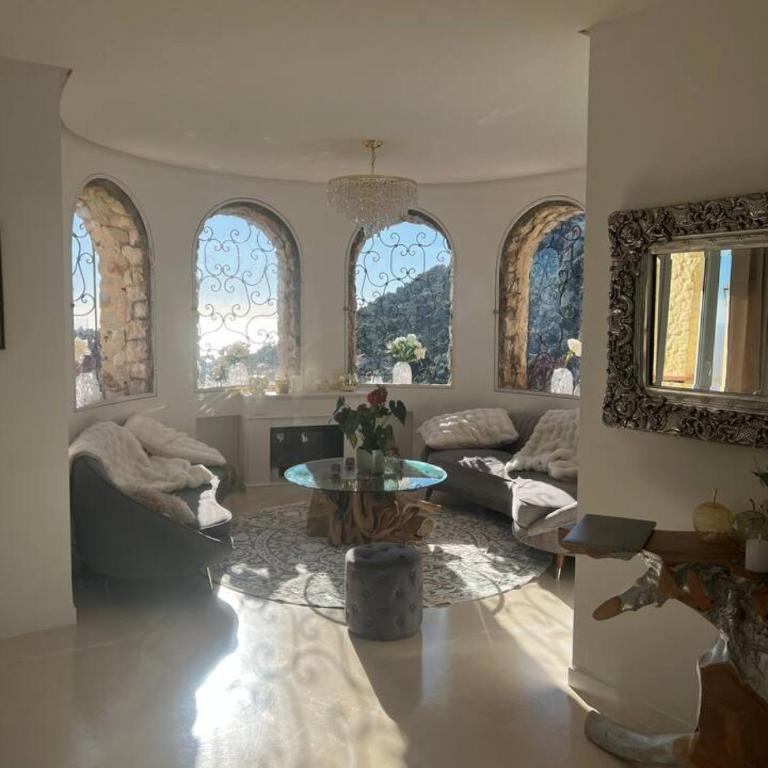La Turbie Villa with Monaco Views, Pool & Sauna - Villa - 7