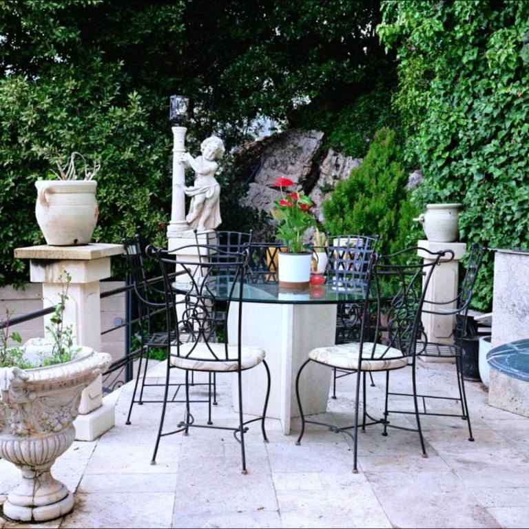 La Turbie Villa with Monaco Views, Pool & Sauna - Villa - 64
