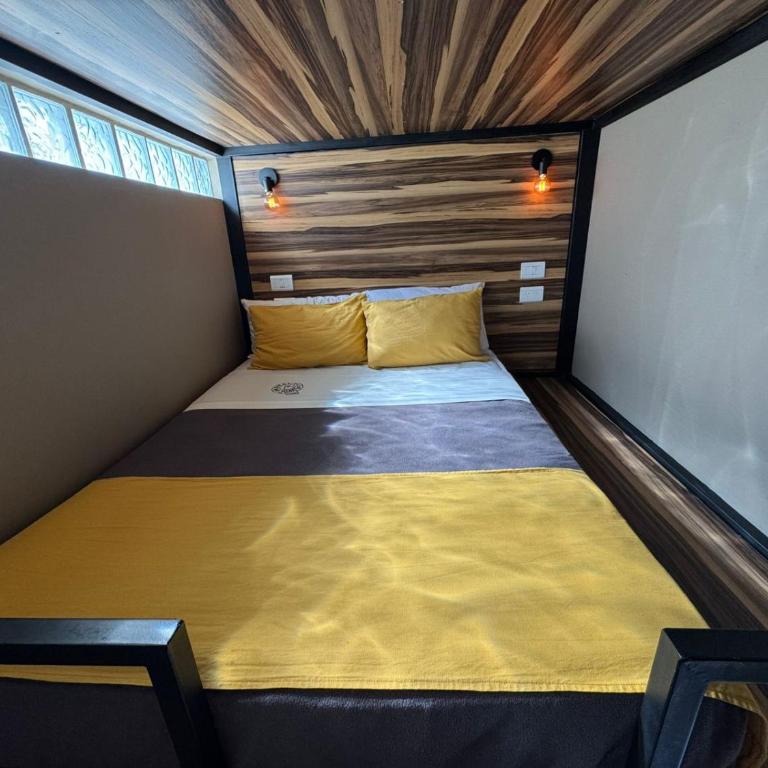 Constantino Hosteria y Hostel - Family Room with Private Bathroom - 2