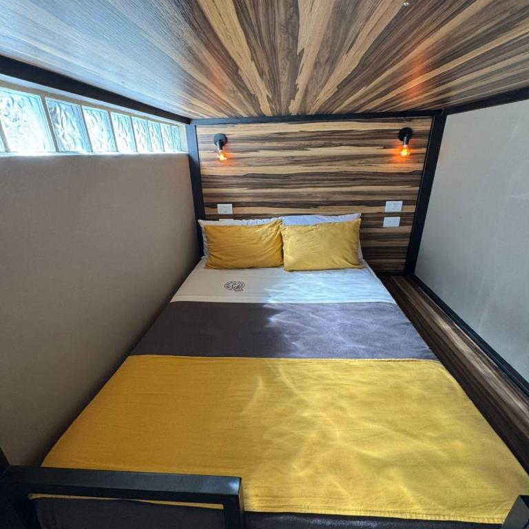 Constantino Hosteria y Hostel - Family Room with Private Bathroom - 3