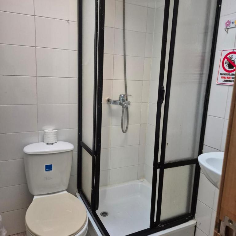 Alojamiento Punta Arenas - Habitación Familiar con baño - 6