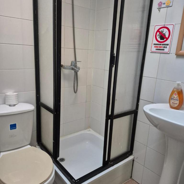 Alojamiento Punta Arenas - Habitación Familiar con baño - 8