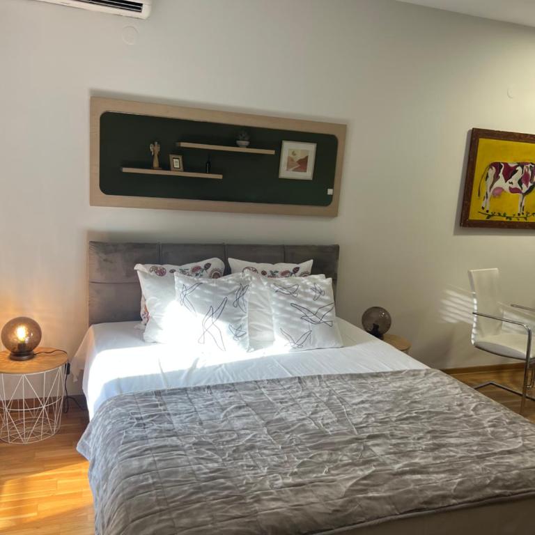 Square 7 - One-Bedroom Apartment - 2