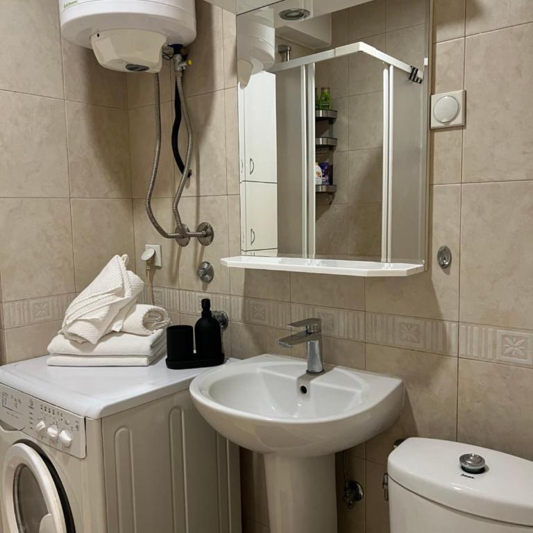 Square 7 - One-Bedroom Apartment - 11