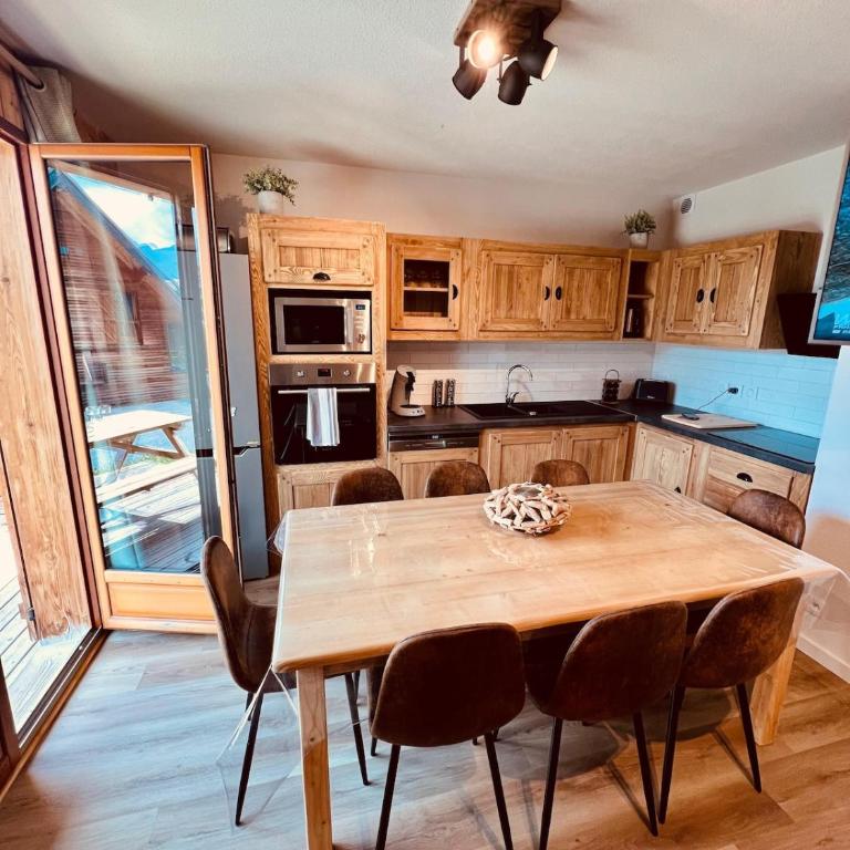 CHALET COSY 6 à 9 PERSONNES LA JOUE DU LOUP - Chalet 3 Chambres - 14