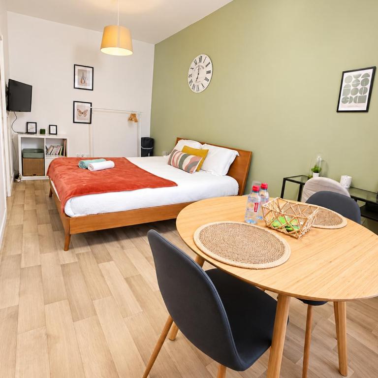 L'Eden Rouennais -Studio Cosy - Gare Rouen à 2 min- Fibre 700Mb - Cœur de Rouen - Appartamento con 1 Camera da Letto - 1