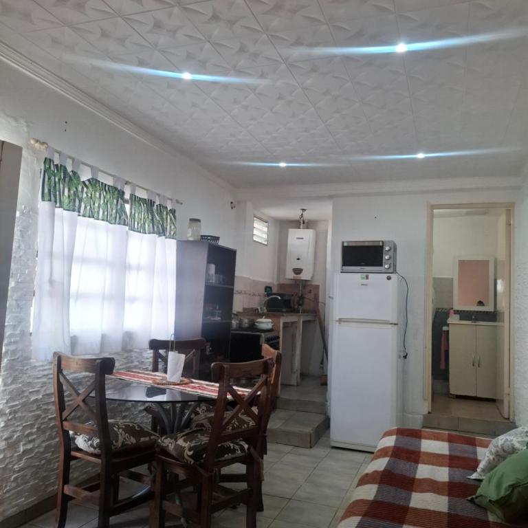 Alojamiemto temporario en Buenos Aires Casa con Jardín Hasta 7 huéspedes - Two-Bedroom Apartment - 5