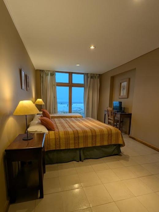 Hosteria Los Hielos - Habitación Cuádruple con vistas al lago - 3